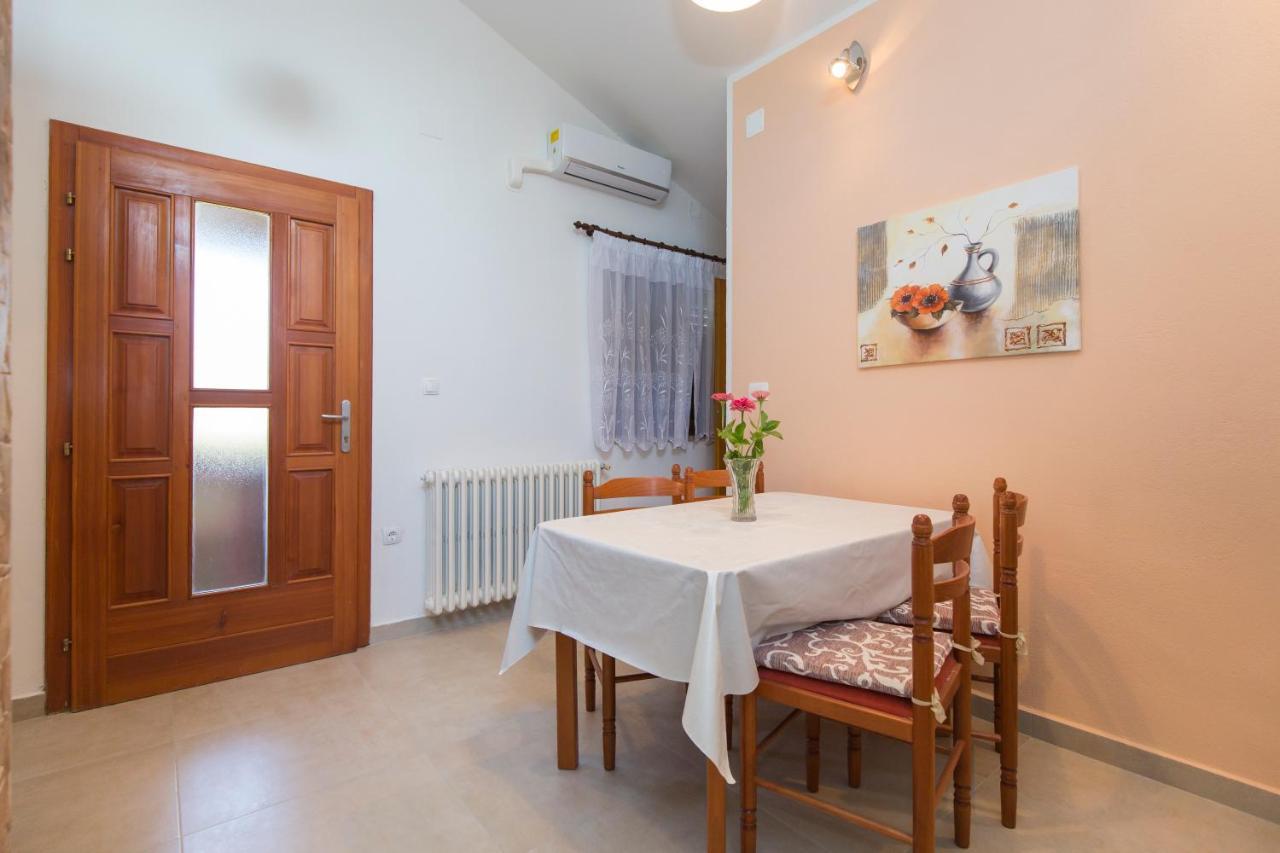 Apartman Ana Лабин Экстерьер фото
